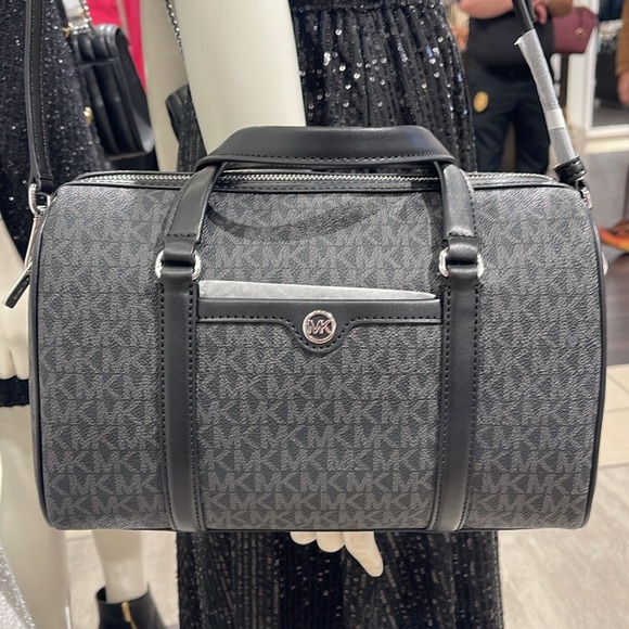 MICHAEL KORS JST TRAVEL MEDIUM DUFFLE SATCHEL SHOULDER CROSSBODY BAG MK BLACK - Picture 5 of 16